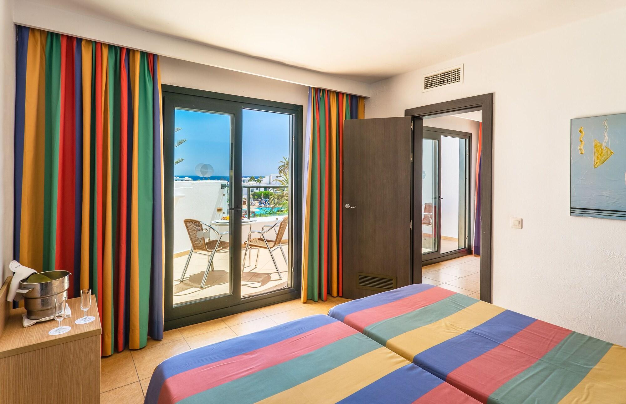 Апартаменти Bluebay Lanzarote Коста-Тегісе Екстер'єр фото